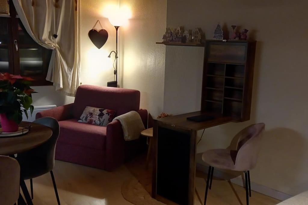 S'gleina Gleck, In The Heart Of A Wine City, 1 Piece Et 1 Salle De Bain